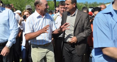 GALERIE FOTO. Președintele Traian Băsescu a participat la Ziua Comunei Peștera - 4