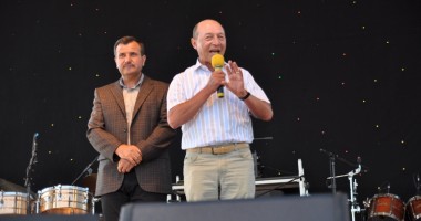 GALERIE FOTO. Președintele Traian Băsescu a participat la Ziua Comunei Peștera - 5