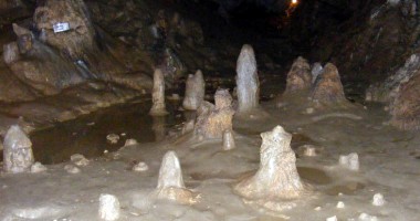 Stire din Diverse : Ce legătură este între planeta Marte și România? Peștera Movila
