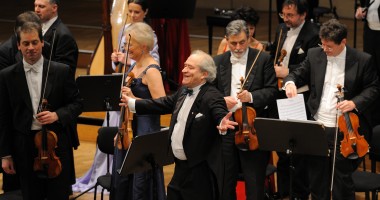 Stire din Cultură-Educație : CÂȘTIGĂTORII invitațiilor la Vienna Classic Christmas