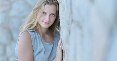 Stire din Sport : Tenis / Petra Kvitova, ATACATĂ de un hoț, în casa sa