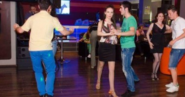 Stire din Cultură-Educație : Distracție pe ritmuri latino, mâine, la Inside Bowling Center