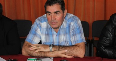 Stire din Economie : Sindicatele portuare vor dezgropa "securea războiului"