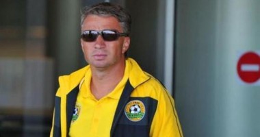 Stire din Sport : Fotbal / Dan Petrescu ar putea antrena în Premier League!