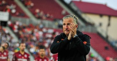 Stire din Sport : Dan Petrescu a demisionat de pe banca celor de la CFR Cluj