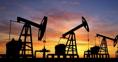 Arabia Saudită amenință cu ieftinirea petrolului