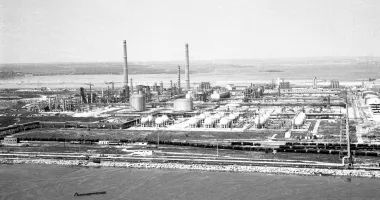 Petromidia – 50 de ani de la turnarea primului pilon al rafinăriei din Năvodari