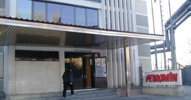 Stire din Economie : 22 de creditori așteaptă "decesul" oficial al Companiei de Navigație Maritimă "Petromin"