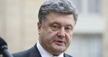 Stire din Actualitate : Petro Poroșenko i-a mulțumit lui Băsescu pentru sprijinul acordat Ucrainei de România