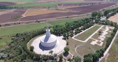 Stire din Cultură-Educație : Pe urmele romanilor - Cetatea Adamclisi şi Tropaeum Traiani