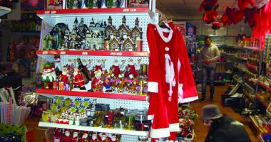 Stire din Economie : Pe urmele Spiritului Crăciunului în comerțul constănțean