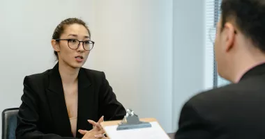 Stire din Social : Absolvenții constănțeni din promoția 2026 pot primi indemnizație de șomaj și prime. Pașii pe care trebuie să îi urmeze