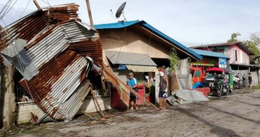 Stire din Actualitate : Taifun devastator în Filipine: cel puțin 16 decese