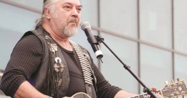 Stire din Diverse : La Barbă Neagră vine… Phoenix!