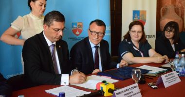 GALERIE FOTO / Vicepremierul Paul Stănescu, prezent astăzi la edificiul roman cu mozaic și la MINAC - 3