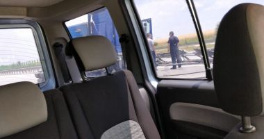 GALERIE FOTO / Atenție șoferi! Un tir s-a răsturnat pe Autostrada Soarelui! Se circulă cu dificultate - 3
