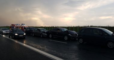 GALERIE FOTO / CARAMBOL PE AUTOSTRADA SOARELUI! Sunt coloane de până la 3 kilometri - 2