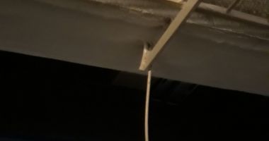 GALERIE FOTO / Constănțean căzut între balustrade - 2
