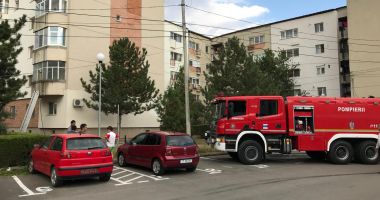 GALERIE FOTO / Incendiu în Medgidia. Intervin mai multe echipaje de pompieri - 1