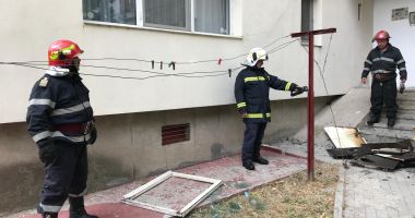GALERIE FOTO / Incendiu în Medgidia. Intervin mai multe echipaje de pompieri - 2