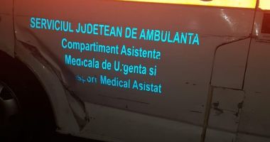 GALERIE FOTO / Ambulanță acroșată în trafic, la Constanța. Șoferul vitezoman a fugit - 3