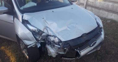 GALERIE FOTO / Mașină de poliție aflată în misiune, lovită de un alt autoturism - 3