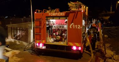 GALERIE FOTO / INCENDIU PUTERNIC ÎN CERNAVODĂ! DOUĂ PERSOANE AU DECEDAT - 1