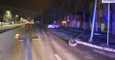 GALERIE FOTO / Accident rutier pe bulevardul Mamaia. Două victime - 2
