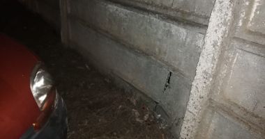 GALERIE FOTO / S-a urcat la volan aproape în comă alcoolică și a provocat un accident rutier - 2