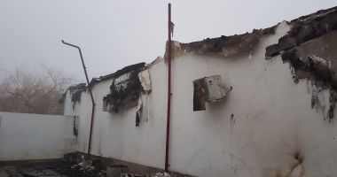 GALERIE FOTO / Incendiu puternic la un motel din Sibioara. Clădirea a fost distrusă complet - 4