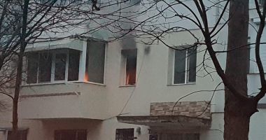 GALERIE FOTO / Incendiu la Constanța. Arde un apartament de pe Aleea Topolog - 2