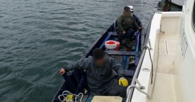 GALERIE FOTO / Intervenție pe Marea Neagră. Doi pescari, salvați de polițiștii de frontieră - 3
