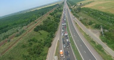 Trafic blocat pe Autostrada Soarelui. O persoană a murit într-un accident teribil - 2