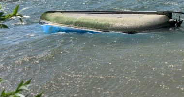 GALERIE FOTO / Accident naval pe Dunăre. O persoană este dispărută - 3