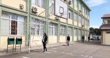 GALERIE FOTO - VIDEO / Elevii din clasele a VIII-a și a XII-a se întorc astăzi la școală - 3