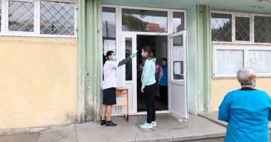 GALERIE FOTO - VIDEO / Elevii din clasele a VIII-a și a XII-a se întorc astăzi la școală - 2
