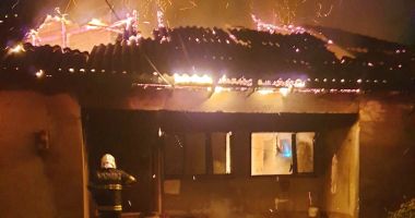 Stire din Eveniment : VIDEO / INCENDIU PUTERNIC ÎN CONSTANȚA. Bărbat GĂSIT CARBONIZAT în propria locuință