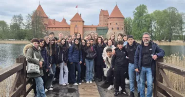 Elevi și profesori de la Liceul Teoretic „Traian”, experiență europeană de neuitat în Lituania prin Erasmus+