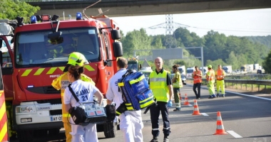 FOTO-VIDEO ȘOCANT / Șofer ROMÂN, ACCIDENT CUMPLIT în Franța! A rămas la volan, cu PICIOARELE RUPTE, până a fost descarcerat! - 7