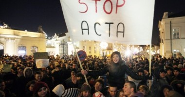 Stire din Actualitate : Protest la nivel european față de ACTA. Zeci de mii de oameni, mobilizați pe rețelele de socializare