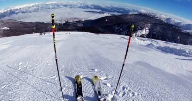 Stire din Eveniment : Un schior român a murit în stațiunea Bansko, în Bulgaria, în urma unui accident