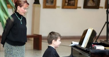 Stire din Cultură-Educație : Prima ediție a concursului "Piano Art"