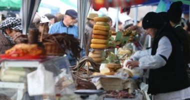 Stire din Cultură-Educație : Produse naturale și tradiționale la Piața Țărănească