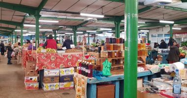 Profitorii încep să facă legea în piețele din Constanța! - 2