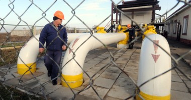 Stire din Economie : Piața gazelor pentru consumatorii industriali se va liberaliza complet, mai devreme