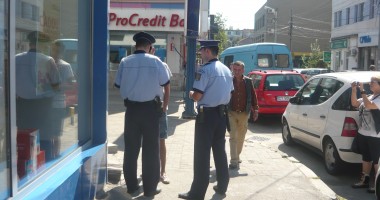 Stire din Eveniment : UPDATE / RAZIE de amploare a polițiștilor în piețele din Constanța. SUTE DE MIEI, confiscați