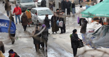 Piața Griviței - viața printre gunoaie și hoți - 2