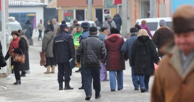 Piața Griviței - viața printre gunoaie și hoți - 3