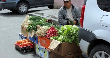 Stire din Social : Speculanții sufocă piețele constănțene