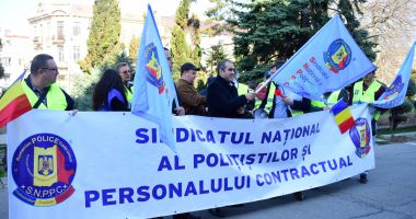 Stire din Eveniment : Polițiștii au început protestele: astăzi, pichetează sediul MAI
